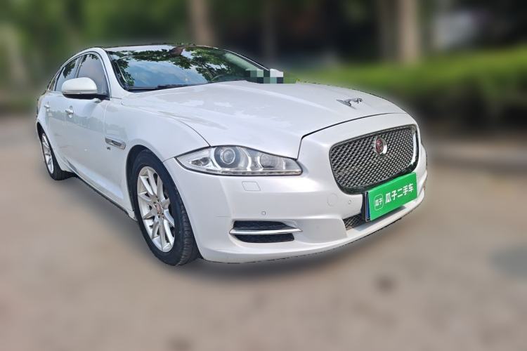 Used Jaguar XJ 2015 XJL 3.0 SC Elegant Business 80th Anniversary Limited Edition Front Right 45 Deg