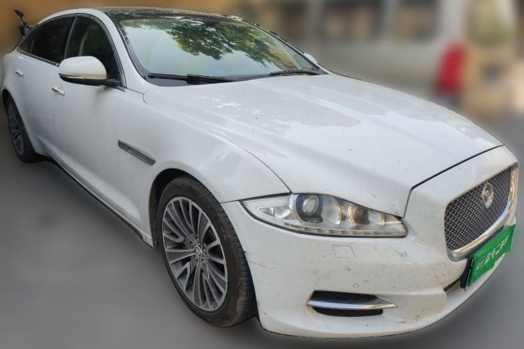 Used Jaguar XJ 2015 XJL 3.0 SC Four-Wheel Drive Panoramic Business Edition Front Right 45 Deg