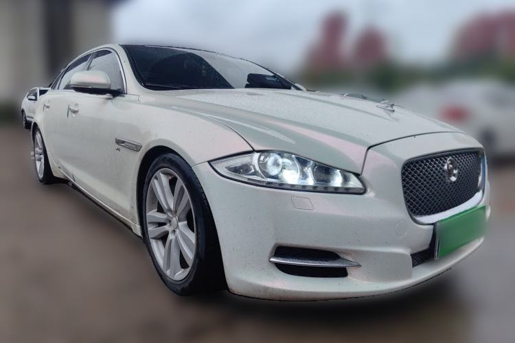 Used Jaguar XJ 2015 XJL 3.0 SC Four-Wheel Drive Panoramic Business Edition Front Right 45 Deg