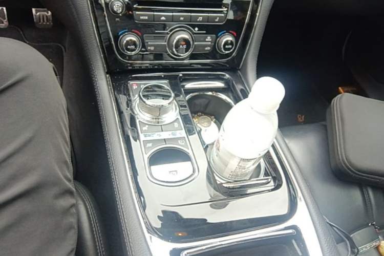 Used Jaguar XJ 2015 XJL 3.0 SC Elegant Business 80th Anniversary Limited Edition Gear Lever