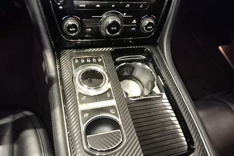 Used Jaguar XJ 2015 XJL 3.0 SC Two-Wheel-Drive Panoramic Business Edition Gear Lever