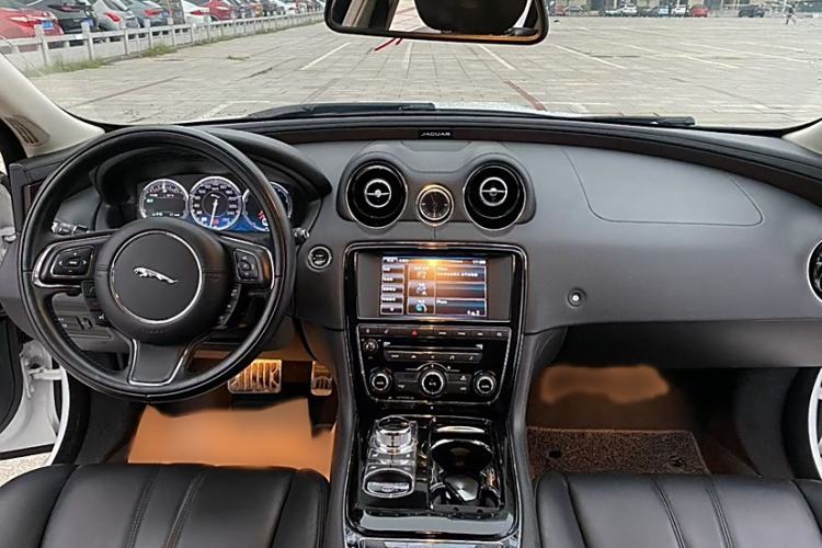 Used Jaguar XJ 2015 XJL 3.0 SC Elegant Business 80th Anniversary Limited Edition Interior 1