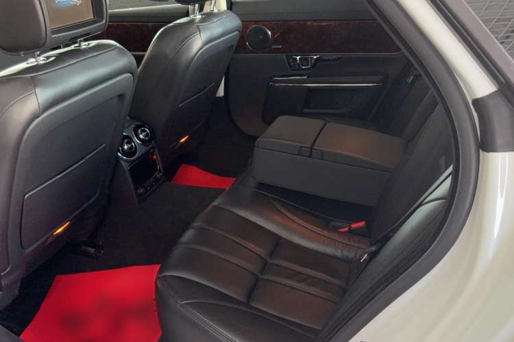 Used Jaguar XJ 2015 XJL 3.0 SC Four-Wheel Drive Panoramic Business Edition Interior 1