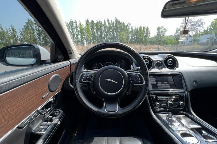 Used Jaguar XJ 2015 XJL 3.0 SC Elegant Business 80th Anniversary Limited Edition Interior 2