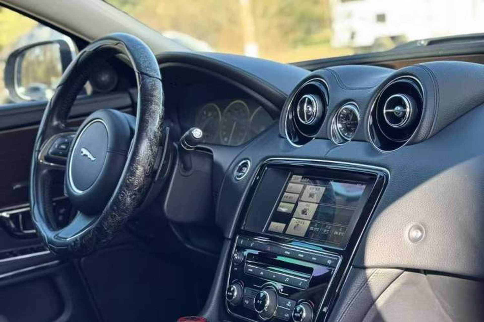 Used Jaguar XJ 2015 XJL 2.0T Elegance Business 80th Anniversary Limited Edition Interior 3