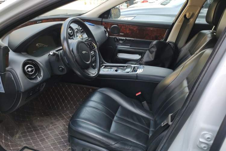 Used Jaguar XJ 2015 XJL 3.0 SC Four-Wheel Drive Panoramic Business Edition Left Front Seat