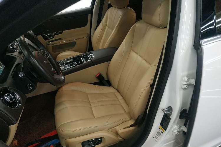 Used Jaguar XJ 2015 XJL 2.0T Two-Wheel Drive Panoramic Business Edition Left Front Seat