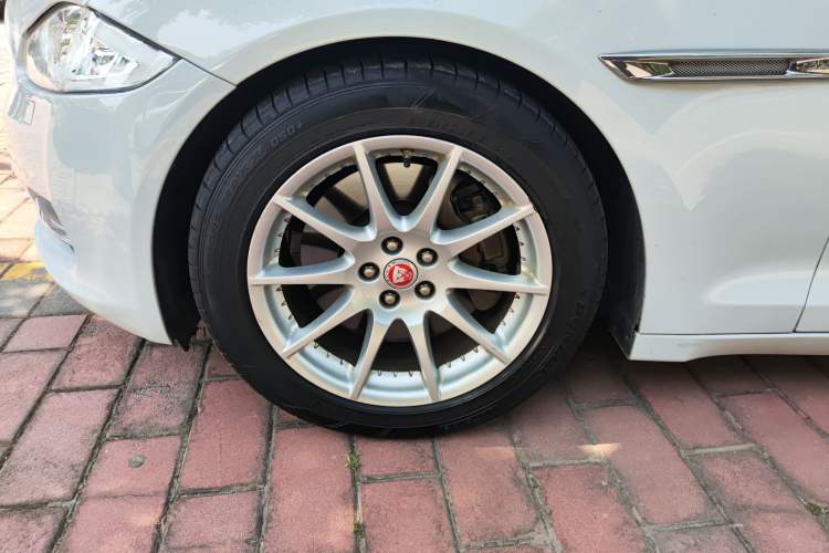 Used Jaguar XJ 2015 XJL 2.0T Elegance Business 80th Anniversary Limited Edition Left Front Wheel Hub