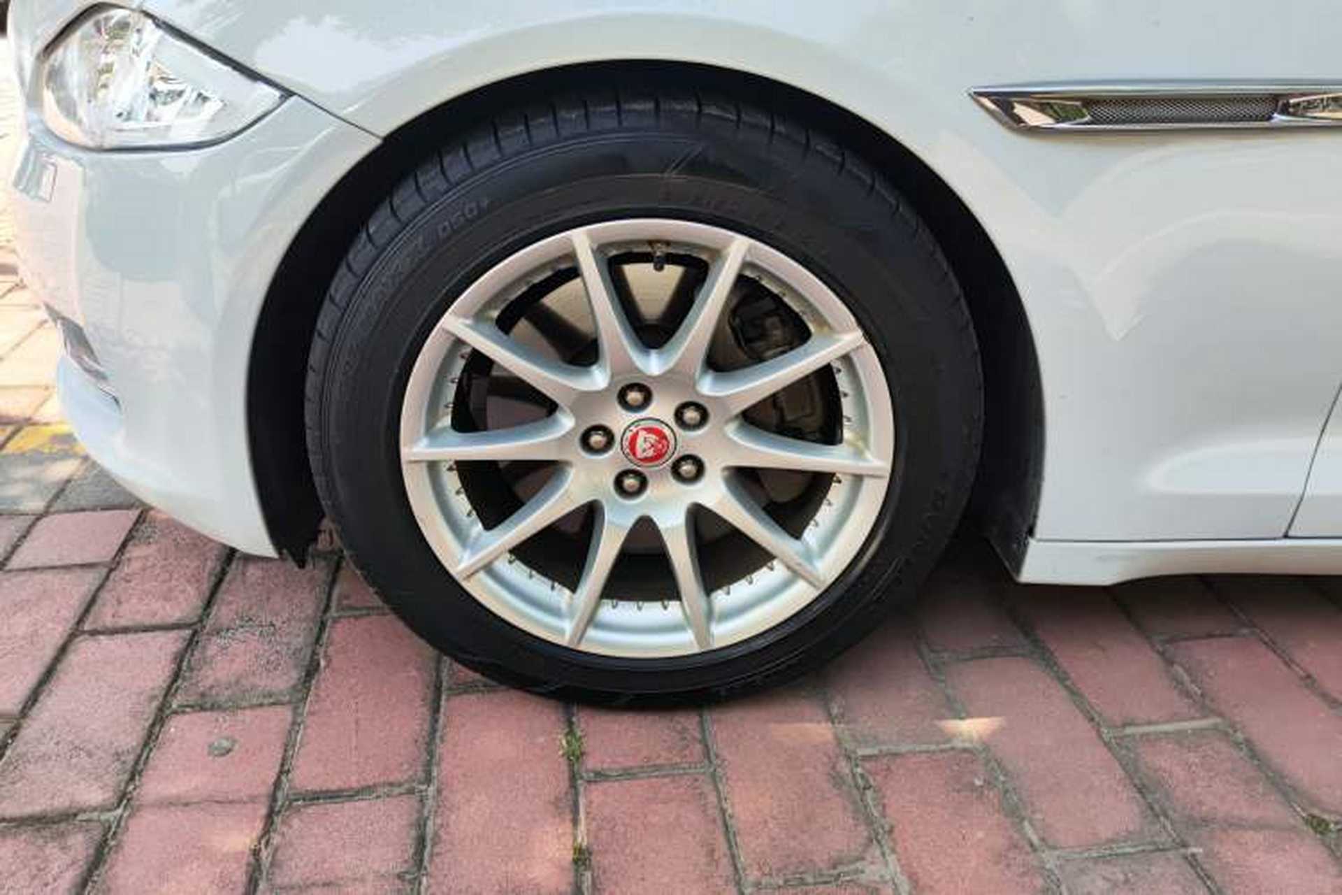 Used Jaguar XJ 2015 XJL 2.0T Elegance Business 80th Anniversary Limited Edition Left Front Wheel Hub