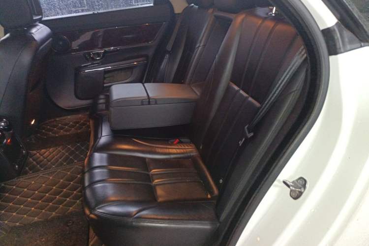 Used Jaguar XJ 2015 XJL 3.0 SC Four-Wheel Drive Panoramic Business Edition Left Rear Seat