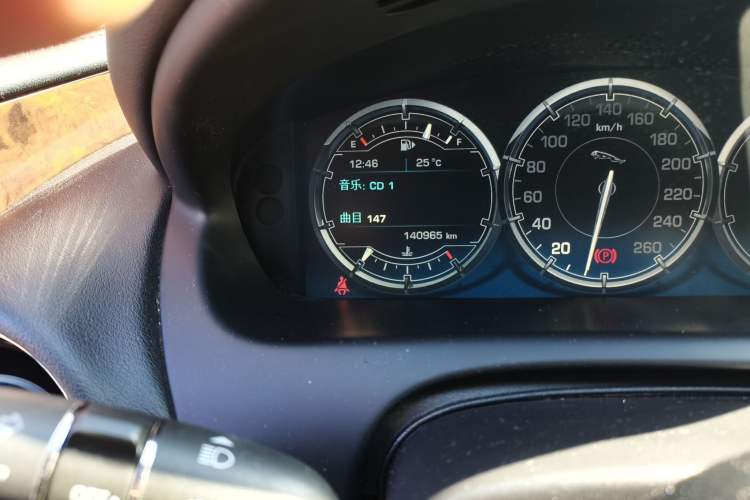 Used Jaguar XJ 2015 XJL 3.0 SC Four-Wheel Drive Luxury Business Edition Odometer Close Up