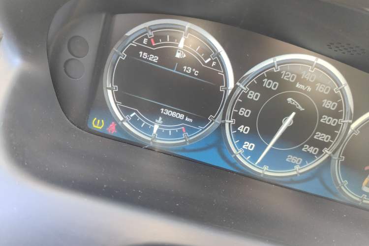 Used Jaguar XJ 2015 XJL 2.0T Elegance Business 80th Anniversary Limited Edition Odometer Close Up