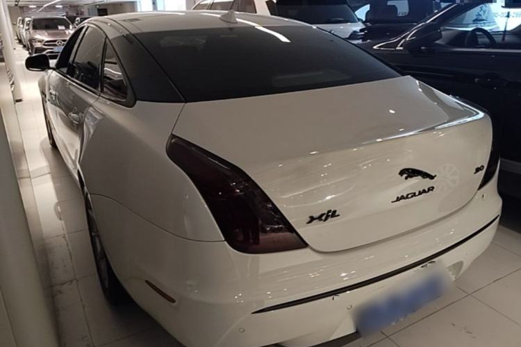 Used Jaguar XJ 2015 XJL 3.0 SC Two-Wheel-Drive Panoramic Business Edition Rear Left 45 Deg