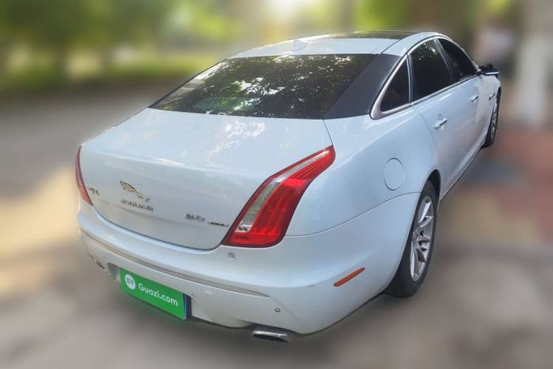 Used Jaguar XJ 2015 XJL 2.0T Two-Wheel-Drive Elegant Business Edition Rear Right 45 Deg