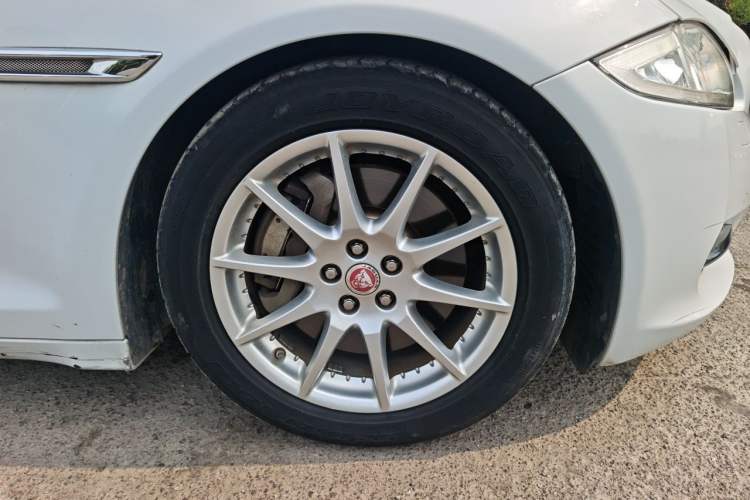 Used Jaguar XJ 2015 XJL 3.0 SC Elegant Business 80th Anniversary Limited Edition Right Front Wheel Hub