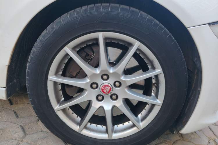 Used Jaguar XJ 2015 XJL 2.0T Elegance Business 80th Anniversary Limited Edition Right Front Wheel Hub