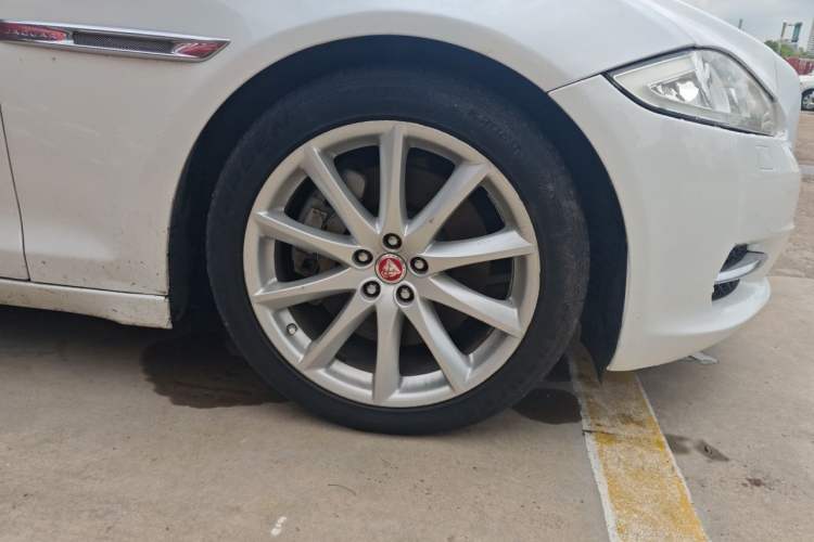 Used Jaguar XJ 2015 XJL 3.0 SC Four-Wheel Drive Panoramic Business Edition Right Front Wheel Hub