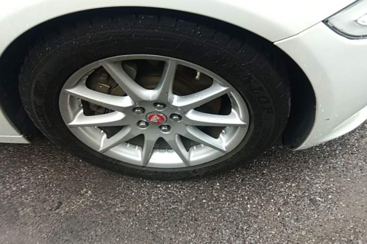 Used Jaguar XJ 2015 XJL 3.0 SC Elegant Business 80th Anniversary Limited Edition Right Front Wheel Hub