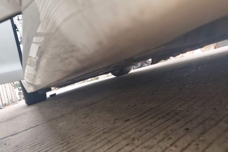 Used Jaguar XJ 2015 XJL 2.0T Elegance Business 80th Anniversary Limited Edition Right Side Sill