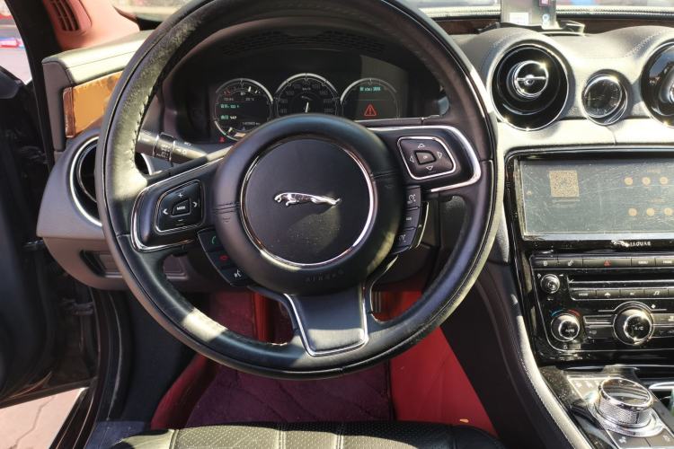 Used Jaguar XJ 2015 XJL 3.0 SC Four-Wheel Drive Luxury Business Edition Steering Wheel