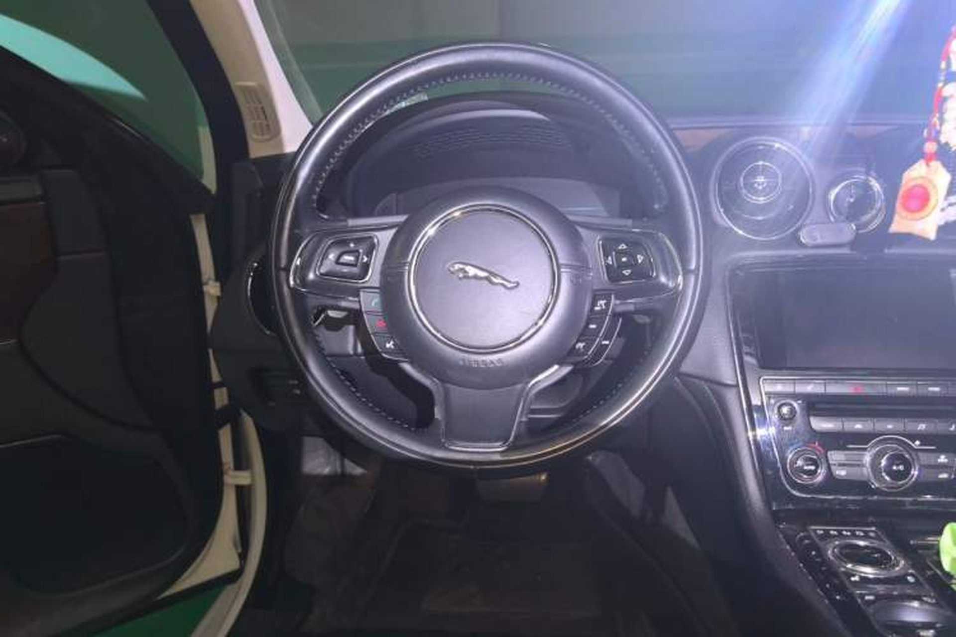 Used Jaguar XJ 2015 XJL 2.0T Two-Wheel-Drive Elegant Business Edition Steering Wheel
