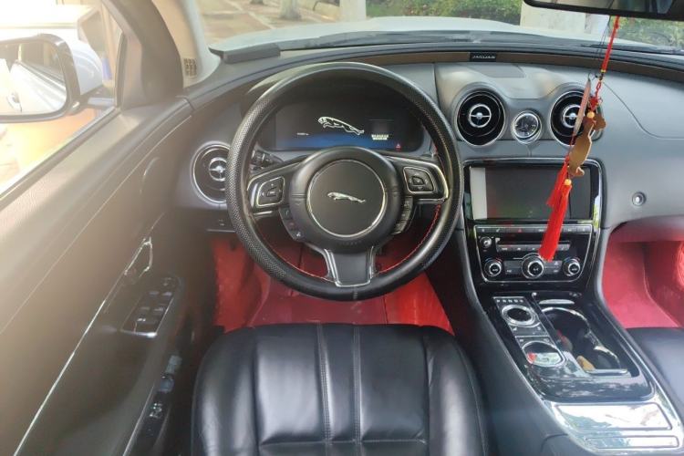 Used Jaguar XJ 2015 XJL 2.0T Two-Wheel-Drive Elegant Business Edition Steering Wheel