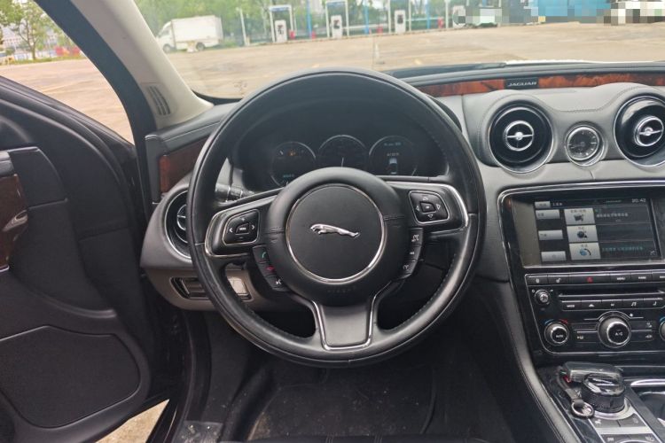 Used Jaguar XJ 2015 XJL 3.0 SC Four-Wheel Drive Panoramic Business Edition Steering Wheel