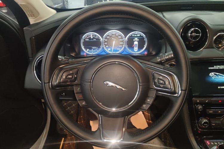 Used Jaguar XJ 2015 XJL 2.0T Elegance Business 80th Anniversary Limited Edition Steering Wheel