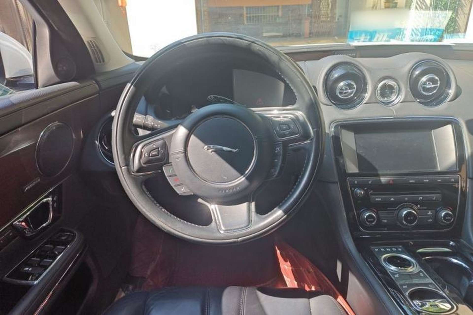 Used Jaguar XJ 2015 XJL 2.0T Elegance Business 80th Anniversary Limited Edition Steering Wheel