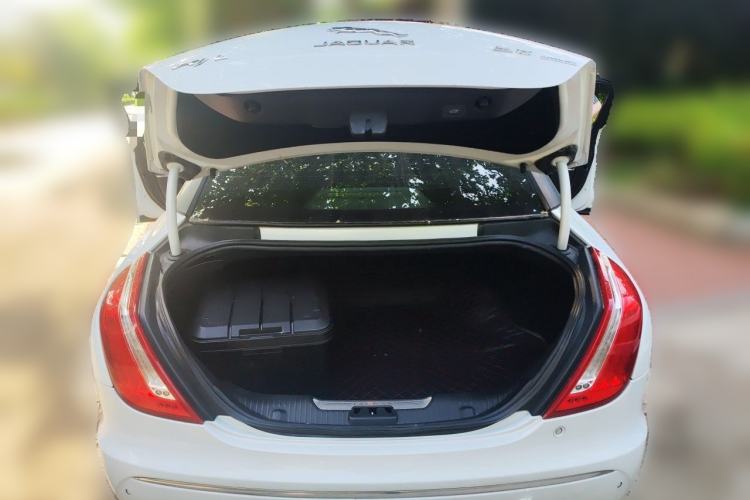 Used Jaguar XJ 2015 XJL 2.0T Two-Wheel-Drive Elegant Business Edition Trunk