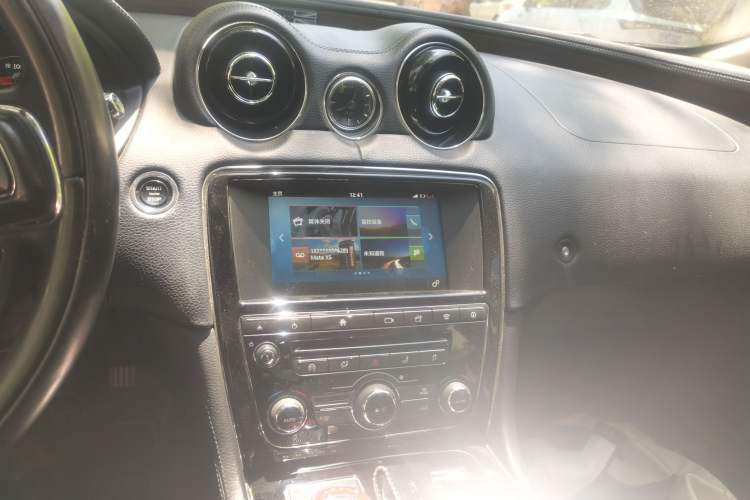 Used Jaguar XJ 2016 XJL 3.0 SC Two-Wheel-Drive Elegant Business Edition Audio And AC Panel
