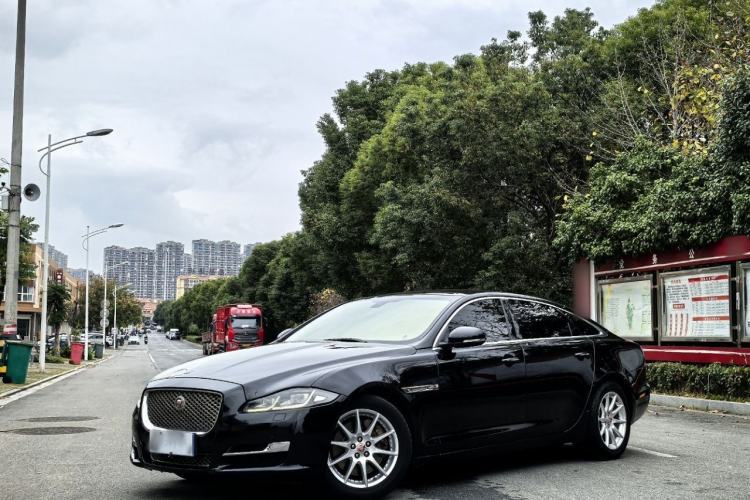 Used Jaguar XJ 2016 XJL 2.0T Two-Wheel-Drive Elegant Business Edition Guazi used car, China used car export, Used car for sale, Used cars, Cheapest cars for sale
