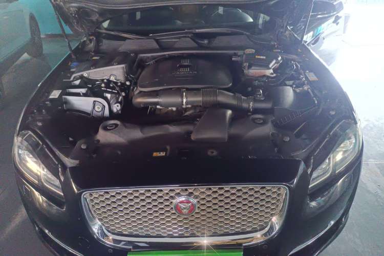 Used Jaguar XJ 2016 XJL 2.0T Two-Wheel-Drive Elegant Business Edition Engine Bay
