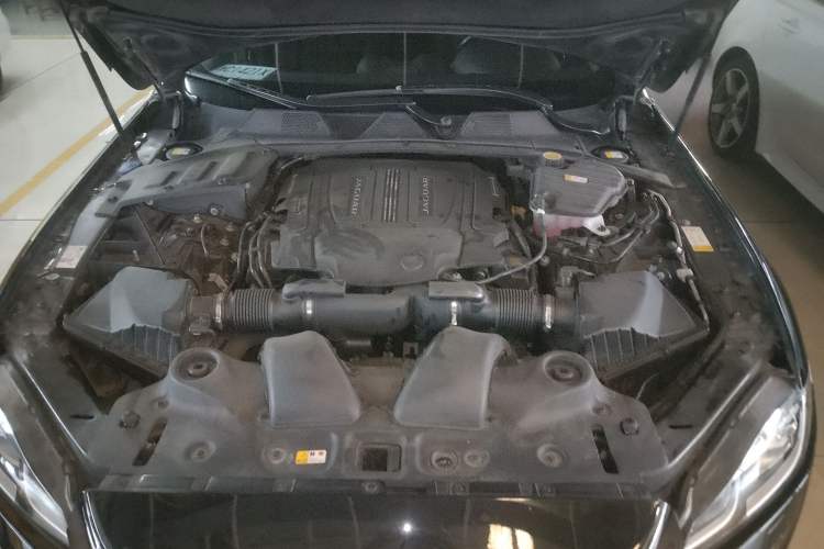 Used Jaguar XJ 2016 XJL 3.0 SC Two-Wheel-Drive Elegant Business Edition Engine Bay