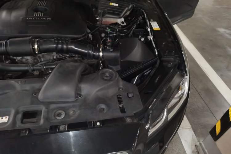 Used Jaguar XJ 2016 XJL 2.0T Two-Wheel-Drive Elegant Business Edition Engine Bay Left