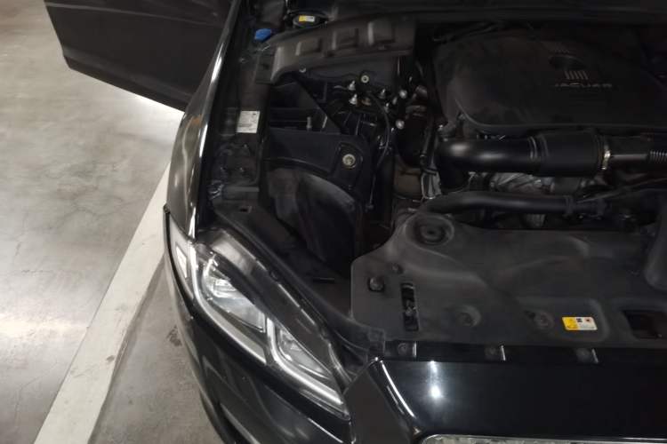 Used Jaguar XJ 2016 XJL 2.0T Two-Wheel-Drive Elegant Business Edition Engine Bay Right
