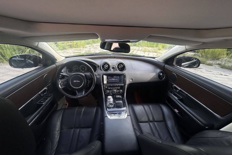 Used Jaguar XJ 2016 XJL 2.0T Two-Wheel-Drive Elegant Business Edition Exterior 8