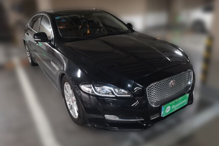 Used Jaguar XJ 2016 XJL 2.0T Two-Wheel-Drive Elegant Business Edition Front Right 45 Deg