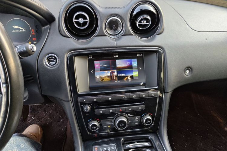 Used Jaguar XJ 2016 XJL 3.0 SC Four-Wheel Drive Panoramic Business Edition Interior 3