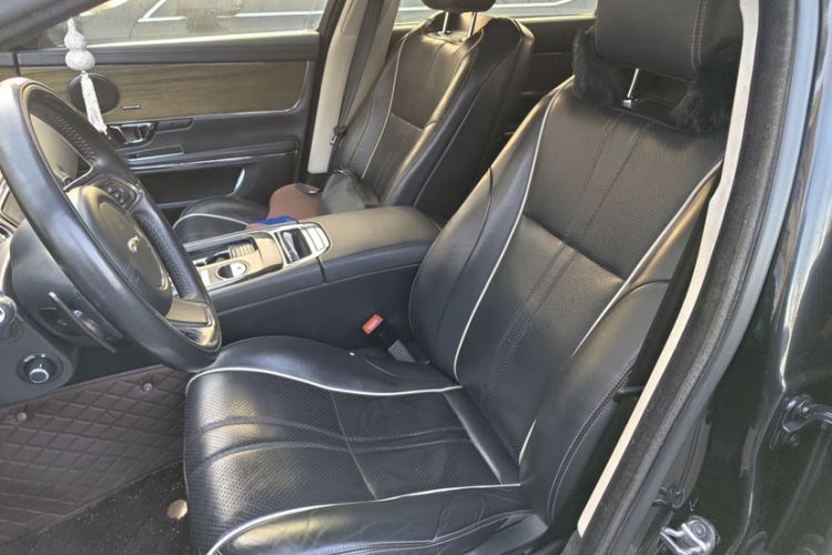 Used Jaguar XJ 2016 XJL 3.0 SC Four-Wheel Drive Panoramic Business Edition Interior 4