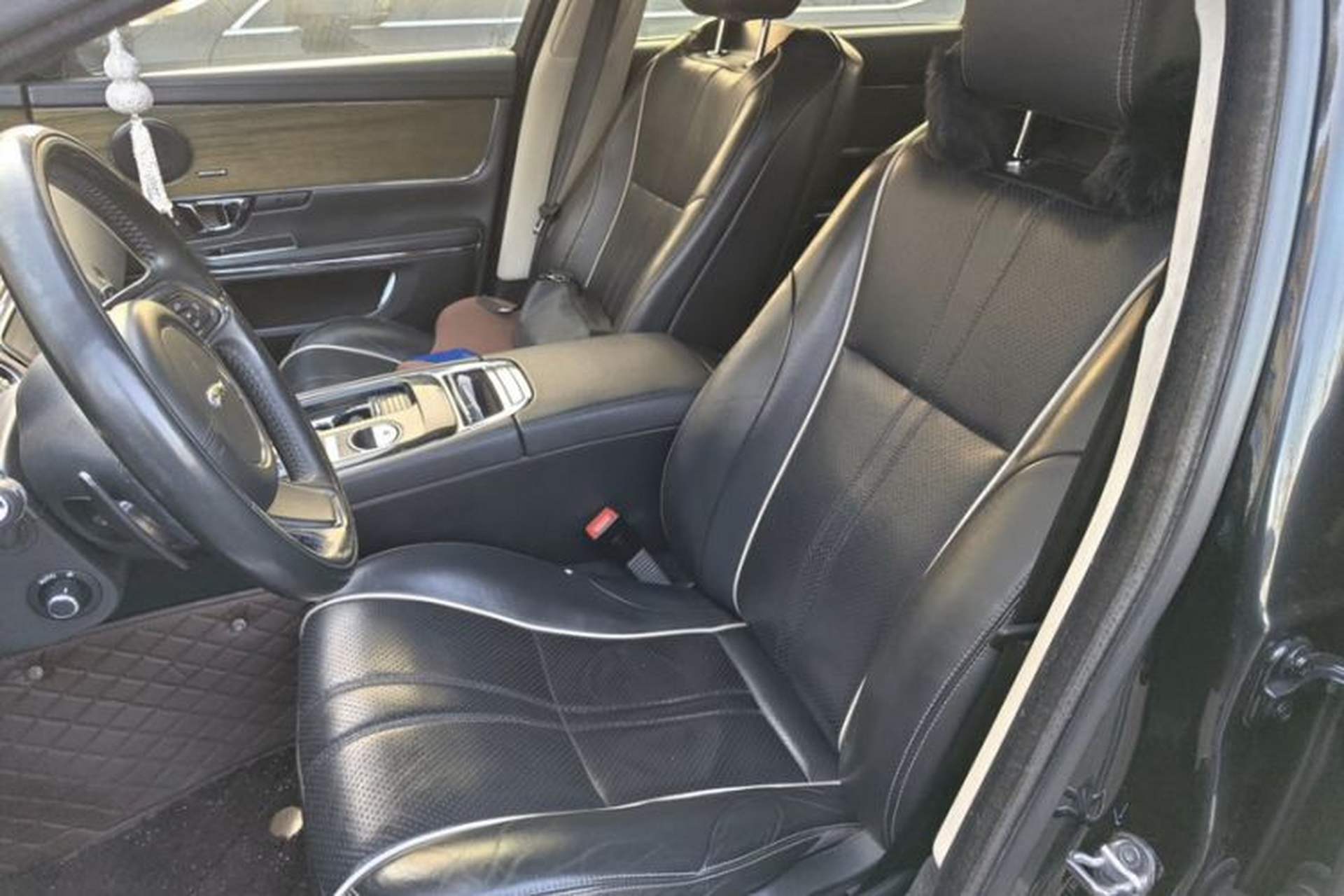 Used Jaguar XJ 2016 XJL 3.0 SC Four-Wheel Drive Panoramic Business Edition Interior 4