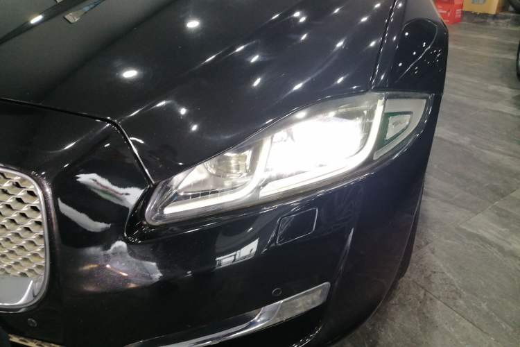 Used Jaguar XJ 2016 XJL 2.0T Two-Wheel-Drive Elegant Business Edition Left Front Headlight