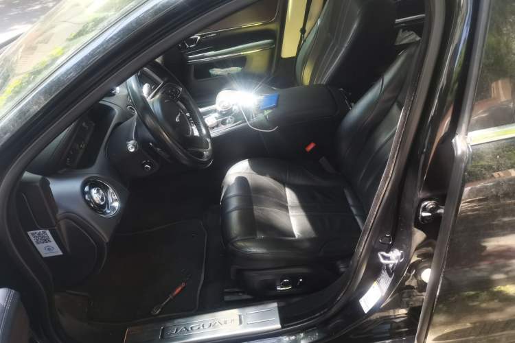 Used Jaguar XJ 2016 XJL 3.0 SC Two-Wheel-Drive Elegant Business Edition Left Front Seat