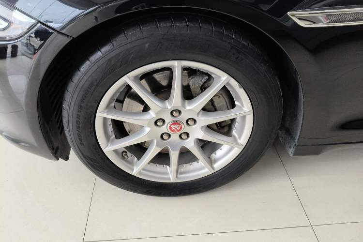 Used Jaguar XJ 2016 XJL 3.0 SC Two-Wheel-Drive Elegant Business Edition Left Front Wheel Hub