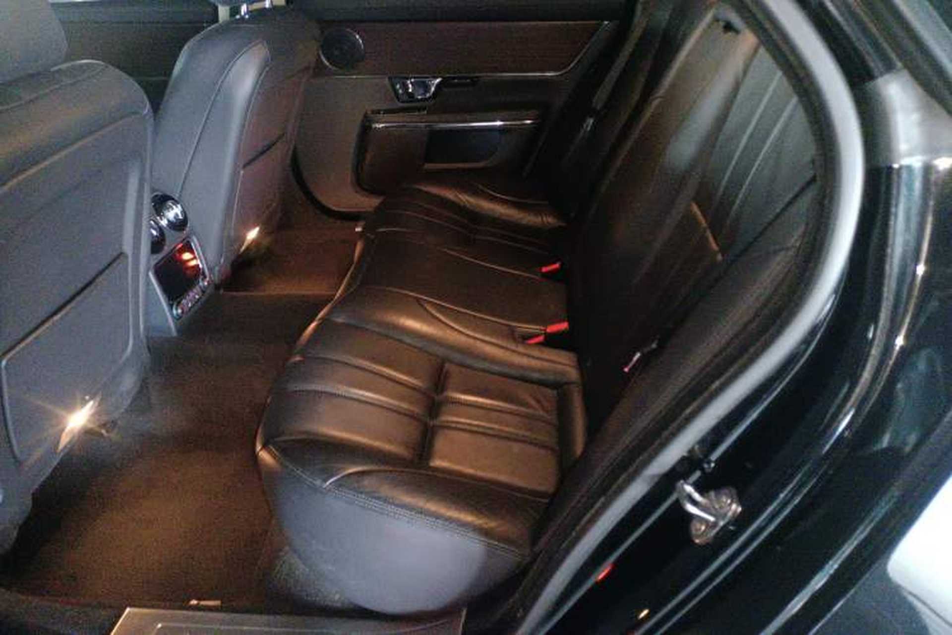 Used Jaguar XJ 2016 XJL 2.0T Two-Wheel-Drive Elegant Business Edition Left Rear Seat