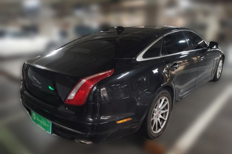 Used Jaguar XJ 2016 XJL 2.0T Two-Wheel-Drive Elegant Business Edition Rear Right 45 Deg