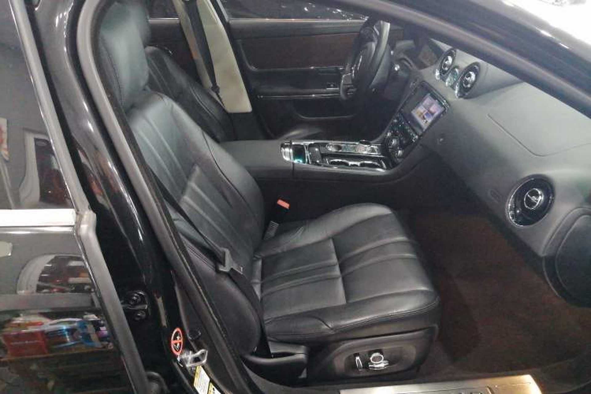 Used Jaguar XJ 2016 XJL 2.0T Two-Wheel-Drive Elegant Business Edition Right Front Seat