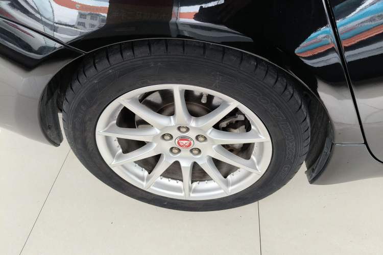Used Jaguar XJ 2016 XJL 3.0 SC Two-Wheel-Drive Elegant Business Edition Right Rear Wheel Hub
