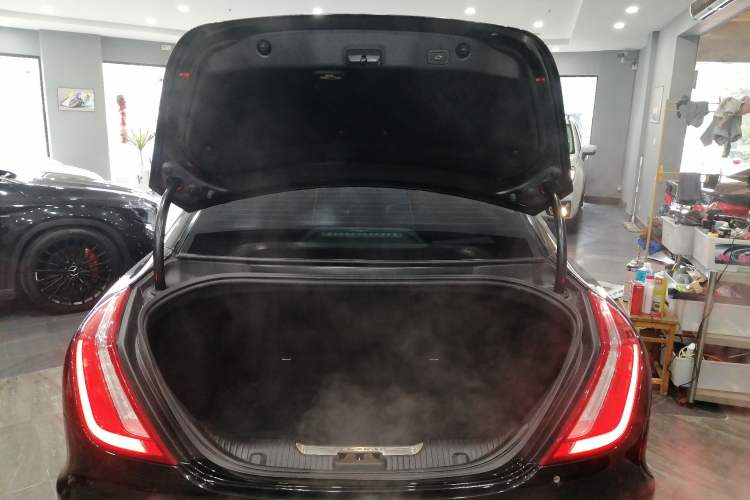 Used Jaguar XJ 2016 XJL 2.0T Two-Wheel-Drive Elegant Business Edition Trunk
