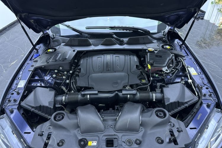 Used Jaguar XJ 2016 XJL 3.0 SC Two-Wheel-Drive Elegant Business Edition Engine Bay